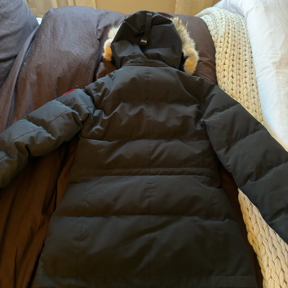 Canada Goose Black Women's Chelsea Parka with Fur-Trim Hood - Picture 5 of 6